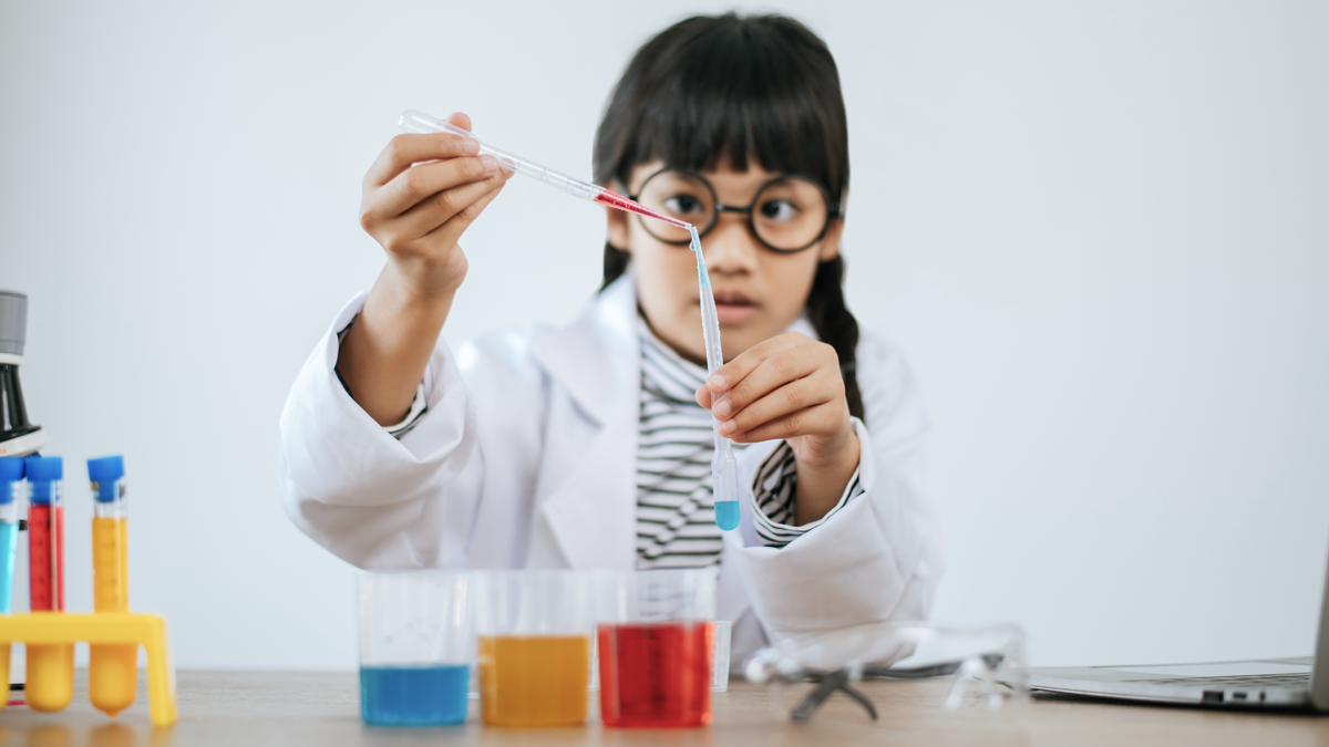 Dia Internacional das Mulheres e Meninas na Ciência: incentivo na área deve começar na educação básica