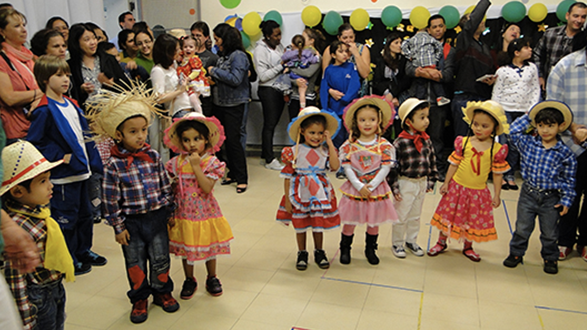 Festas juninas presenciais voltam nas escolas após dois anos de pandemia