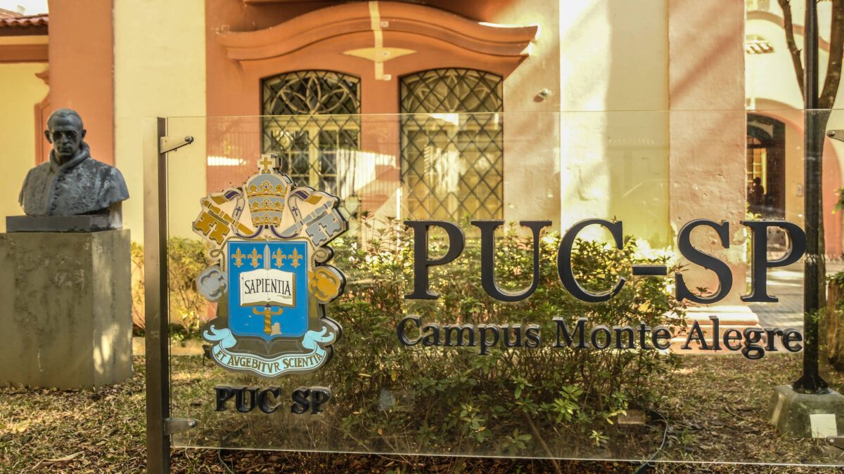 Após denúncias de racismo, PUC-SP terá letramento racial obrigatório para professores